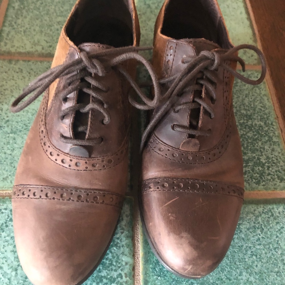 Born Oxford shoes